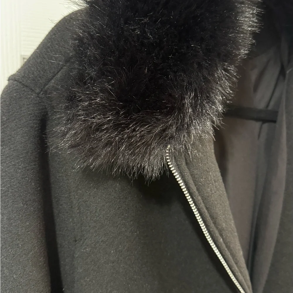 Zara Black Bomber Jacket with Faux-Fur Collar - Picture 3 of 9
